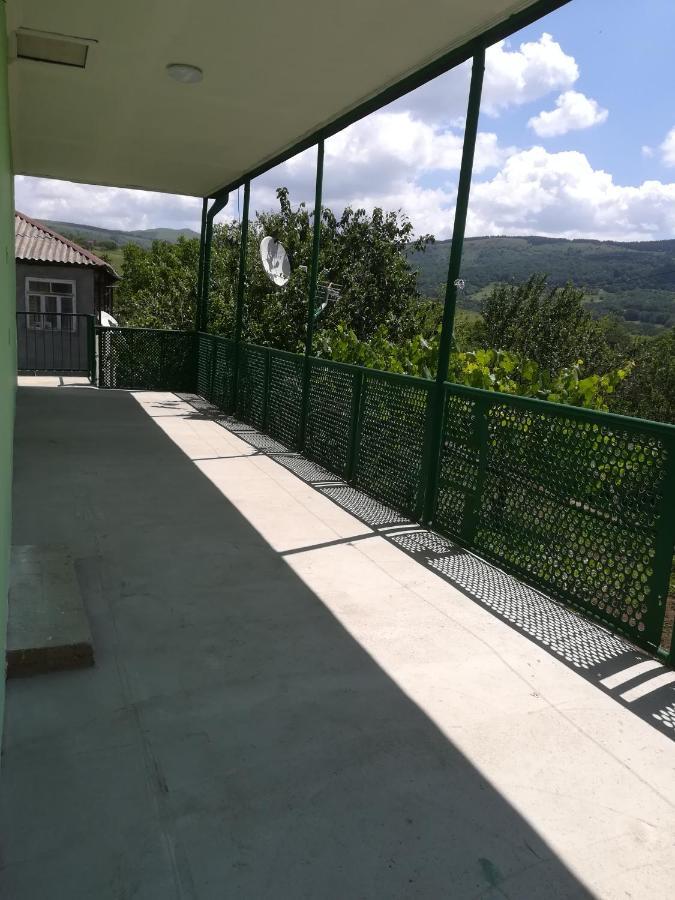 Guest House Luka Manglisi Exteriér fotografie